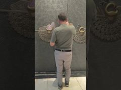 Puerta de entrada de aluminio